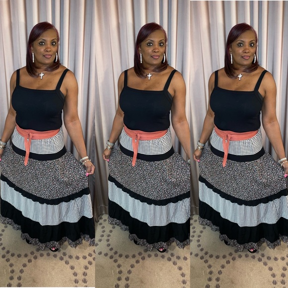 Dresses & Skirts - Clothing